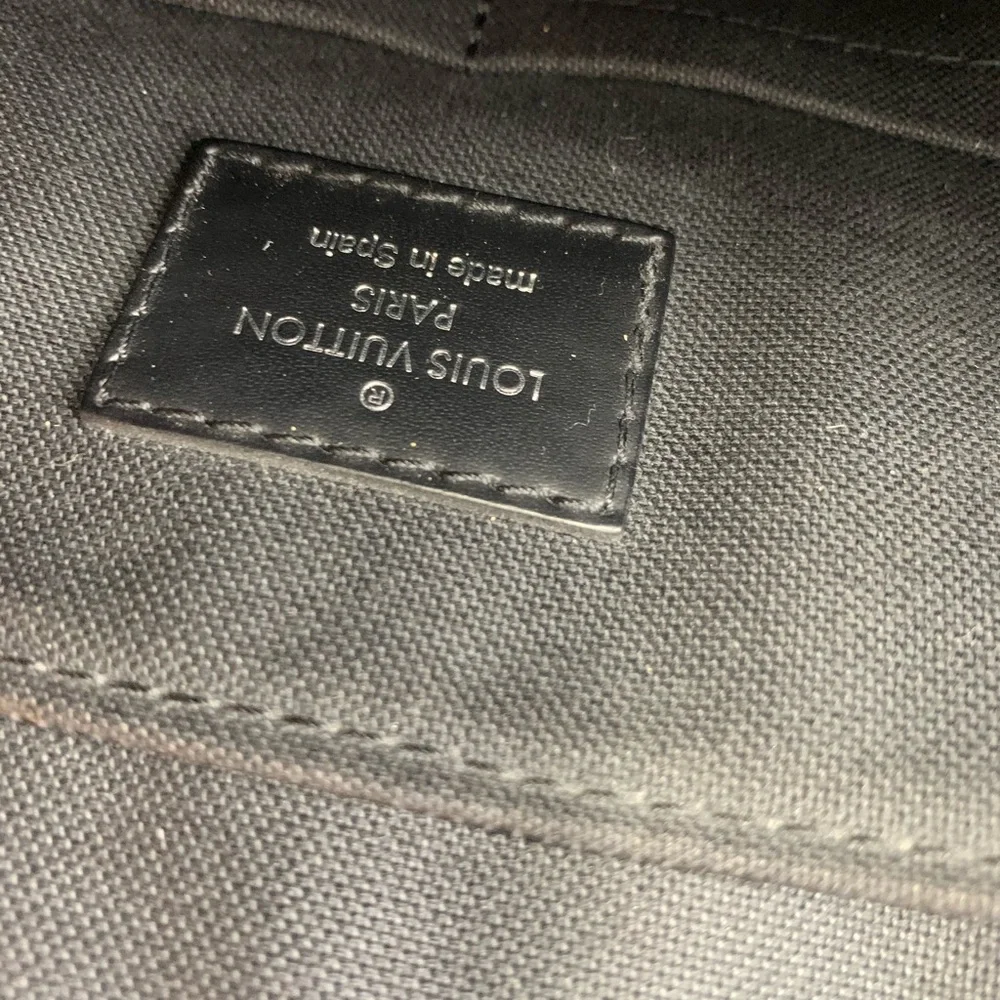 Louis Vuitton Damier Graphite Messenger Bag - Black